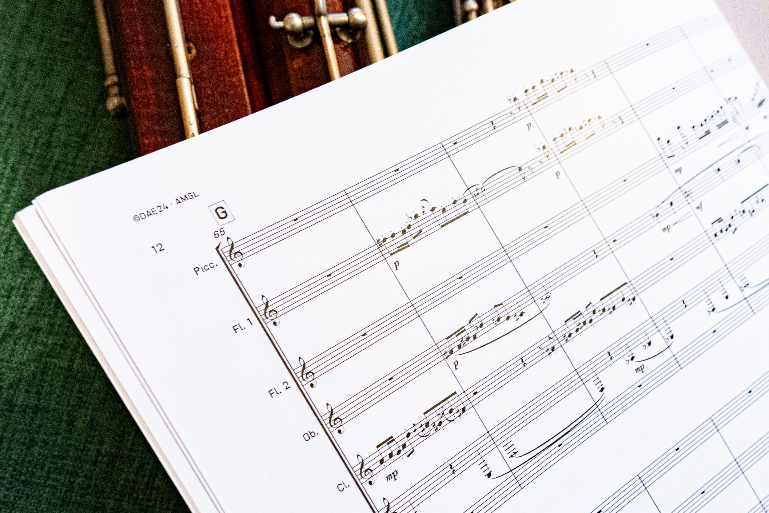 The score is printed on A4 paper, but thanks to the high 600-dpi print resolution, everything is perfectly readable and strong in contrast